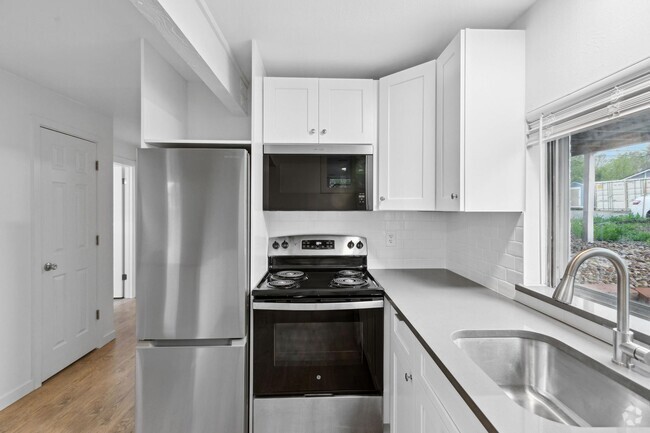 Building Photo - 600 E Geneseo St Unit B Rental