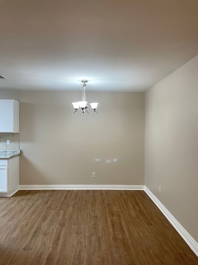 Photo - Captivating and Impeccable 3 Bedroom, 2 Bathroom in gated community