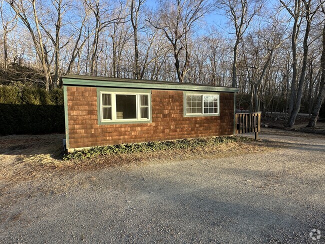 Building Photo - 419 Wyassup Rd Rental