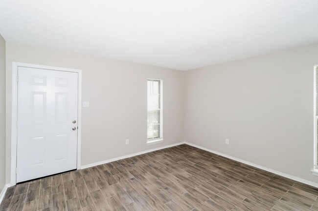 Photo - 4395 Kerwin Dr