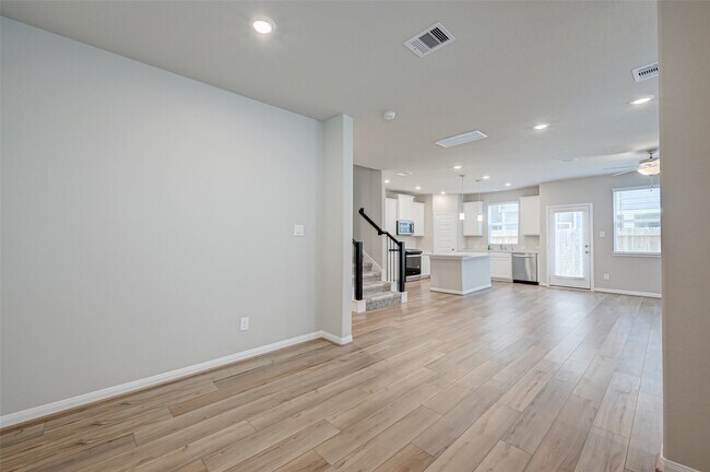 Photo - 1526 Lakeline Oak Dr