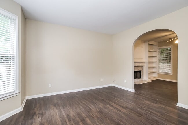 Photo - 5111 Staplehurst Ln