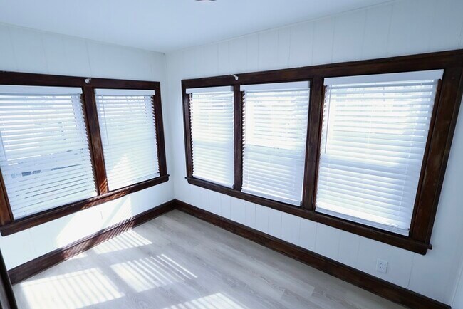 Photo - 295 Noble Ave