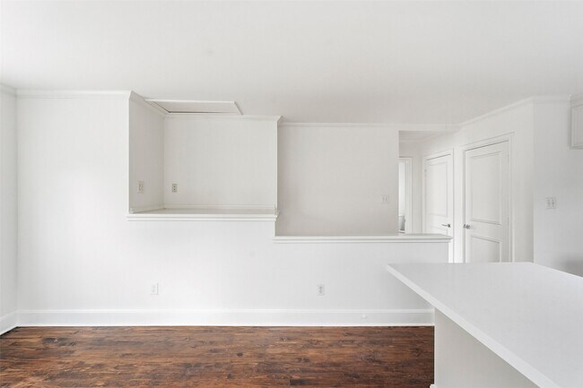 Photo - 612 W Alabama St