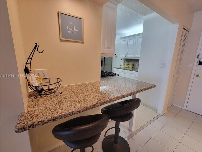 Photo - 3140 S Ocean Dr Unidad 1102