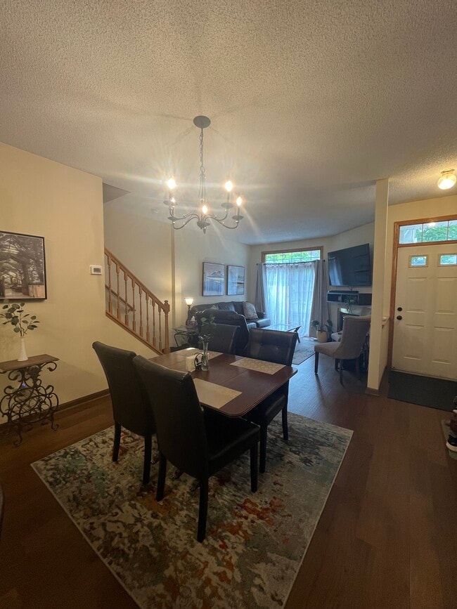 2556 Mallard Dr
