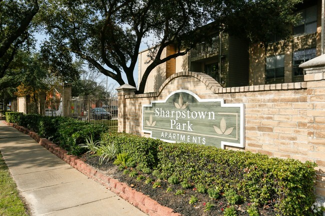 Sharpstown Park - Sharpstown Park Apartments