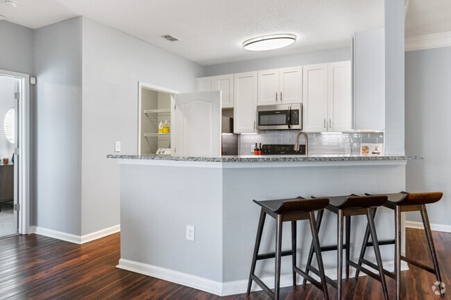 2BR, 2BA - 1295SF - Kitchen