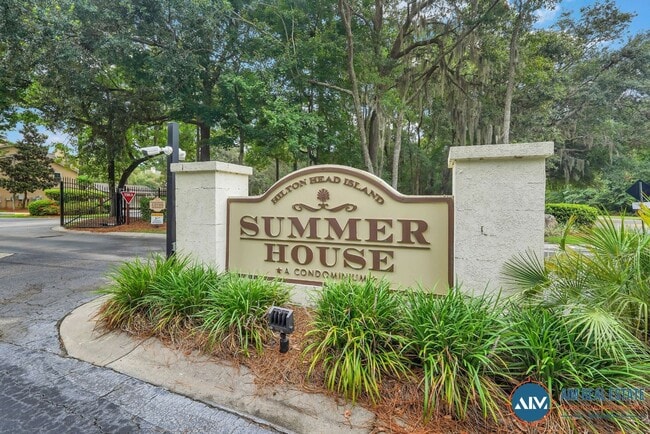 Building Photo - Top-Floor 2BR Condo with Pool Access – Ava...