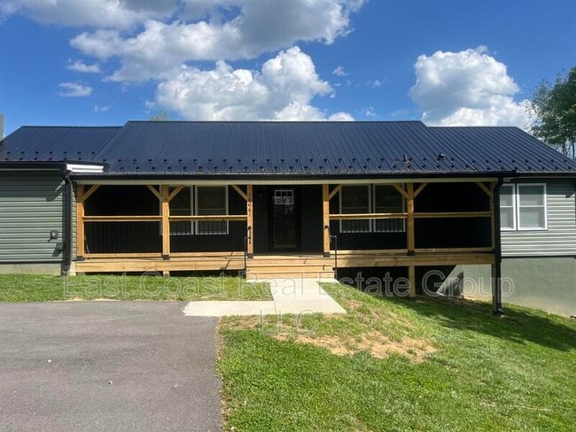 Building Photo - 18061 Crampton Ln