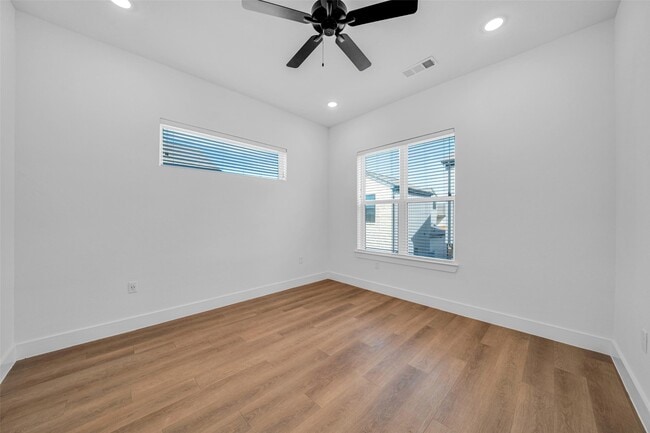 Building Photo - 1601 Mustang Dr