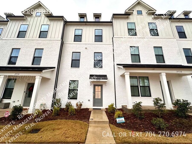 Stunning 4BR/3.5 Ba Townhouse in Charlotte! - Stunning 4BR/3.5 Ba Townhouse in Charlotte!