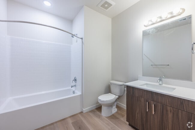 2BR, 1BA - 1,100SF - Bathroom