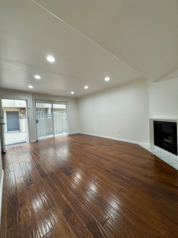 13022 Riverside Dr