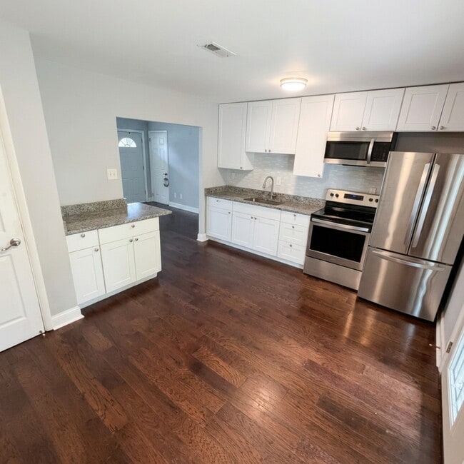 Photo - 421 Banksia Dr
