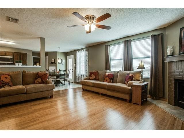 Photo - 2937 Jamestown Dr