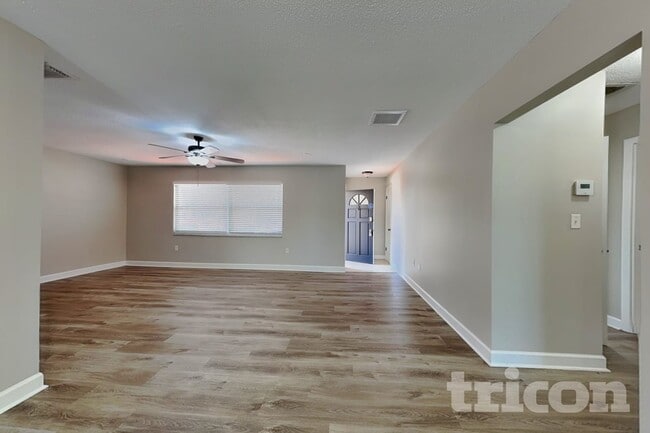 Photo - 6160 Rockefeller Ave