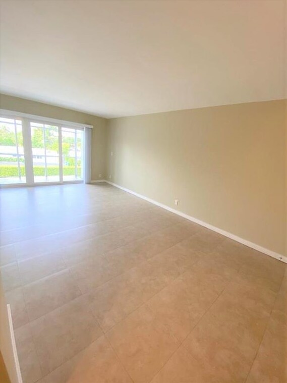 Photo - 3040 NE 16th Ave Unit 313