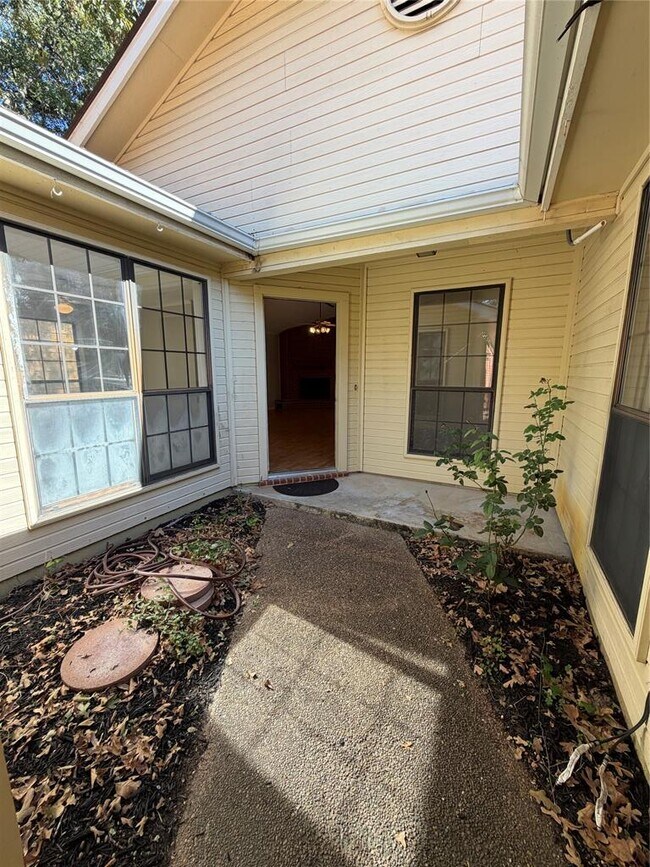 Photo - 718 Brazos St