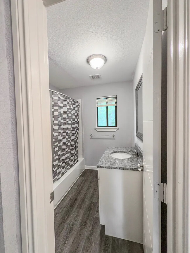 Photo - 5329 Reiger Ave