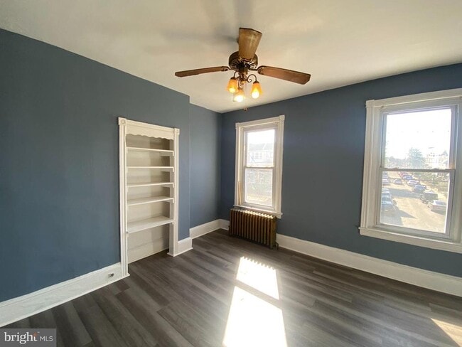 Photo - 6625 Lansdowne Ave