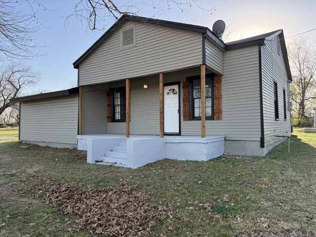 Photo - 6521 N Lottie Ave