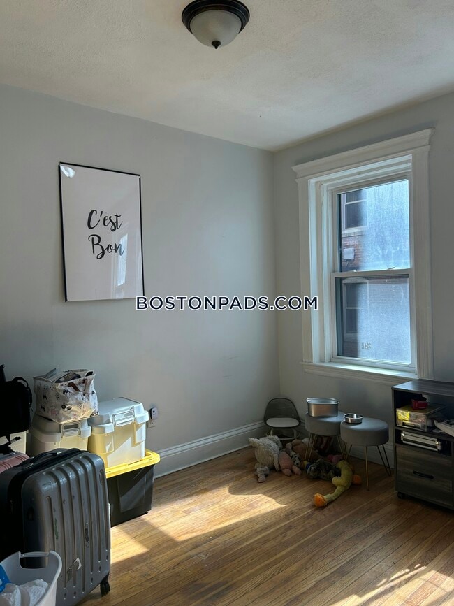 Photo - 86 Glenville Ave Unit 2