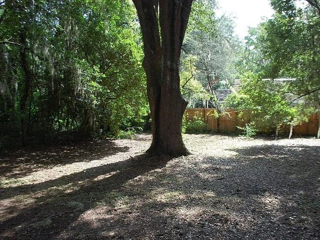 Photo - 211 NW 25 St
