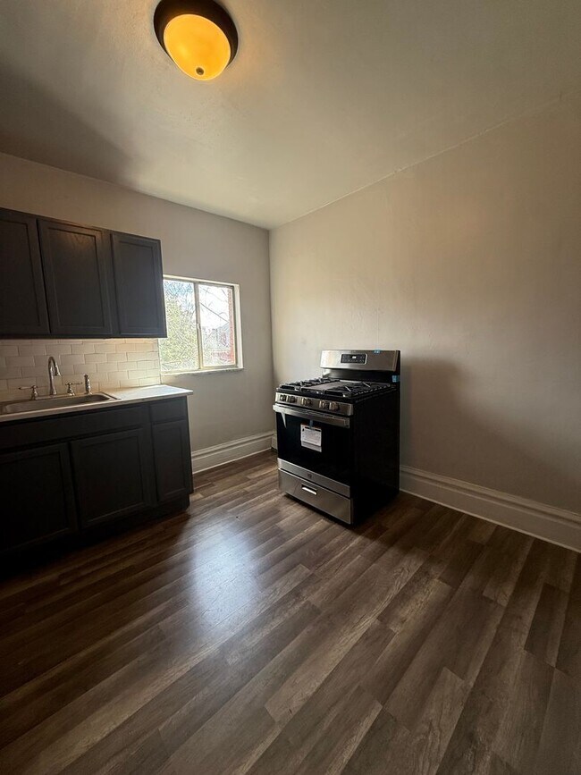 Photo - 826 Collins St Unit 2