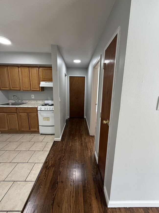 Photo - 337 E Grand Ave Unidad 3B