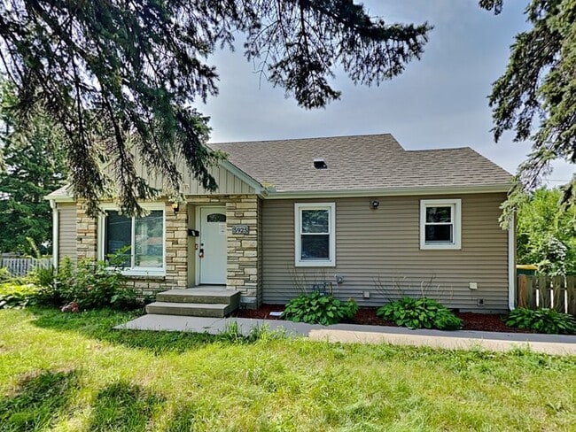 Building Photo - 5925 36th Ave N Rental