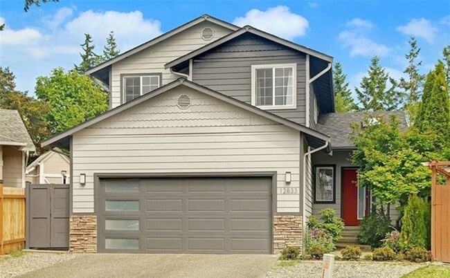 Beautifully remodeled 4bd, 3ba home in EVE... - Beautifully remodeled 4bd, 3ba home in EVE...