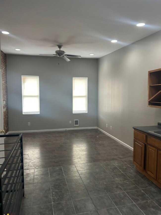 Photo - 3422 Braddock St Unit 2nd Floor