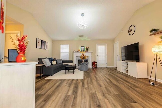 Photo - 199 Amelia Creek Way SE