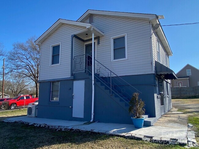 Building Photo - 303 McAllister St Unit A Rental