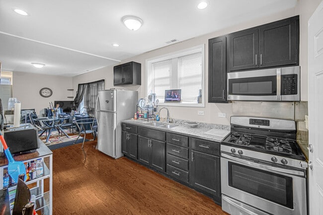 Photo - 7828 S Winchester Ave