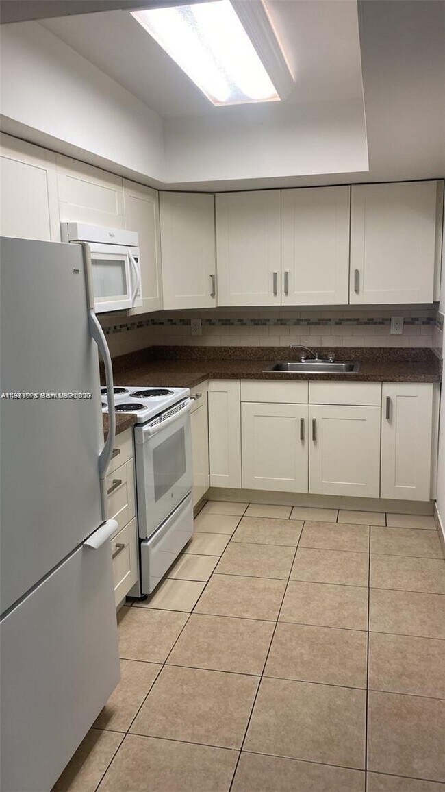 Photo - 200 NE 45th St Unit 202