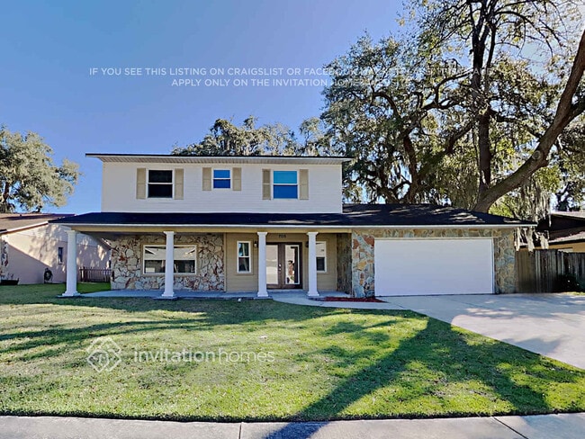 Building Photo - 705 Lobelia St