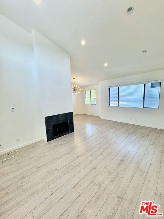 Photo - 1237 N Ogden Dr Unidad 3