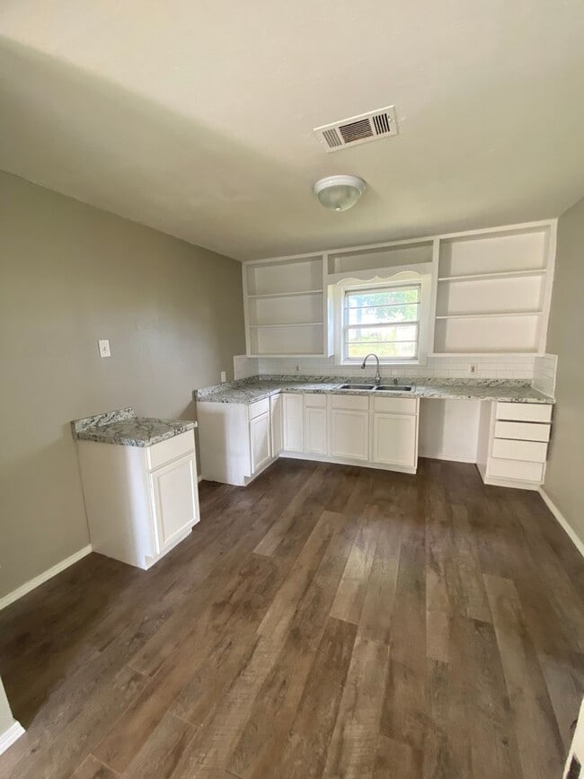 Photo - 4313 Spradling Ave