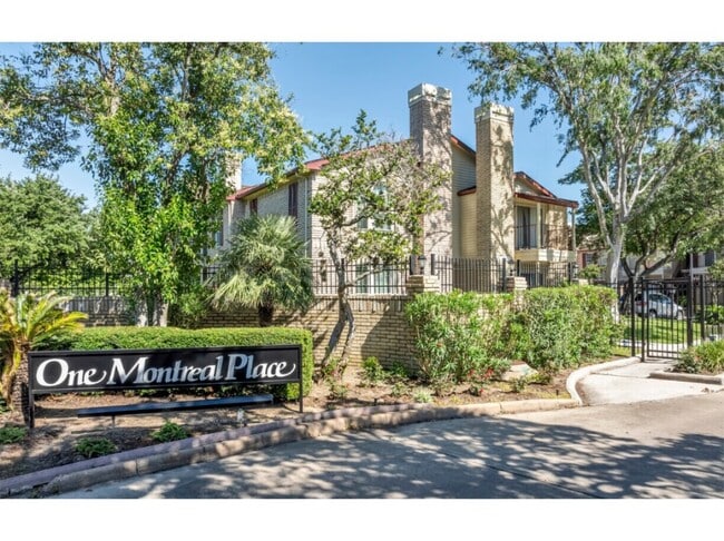 Building Photo - 2120 El Paseo St Unit 102