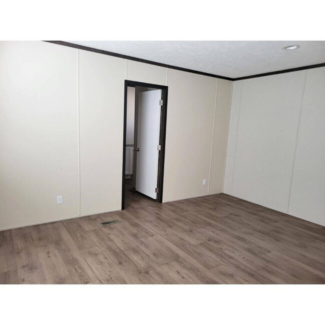 Photo - 300 W Albert St