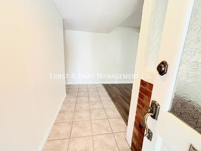 Photo - 11381 Foster Rd
