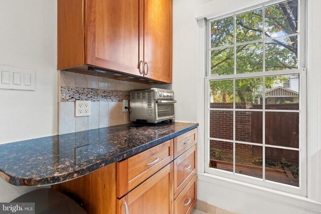 Photo - 1944 N Cleveland St