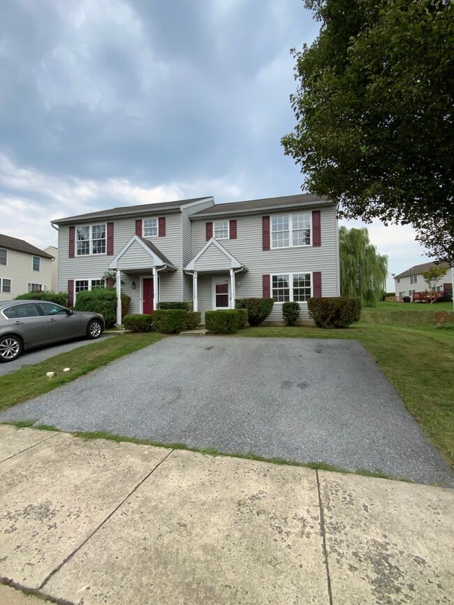 Building Photo - 204 Elmshire Dr Rental
