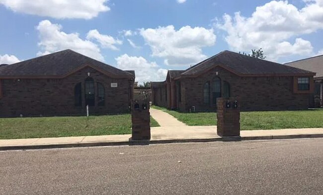 Building Photo - Faith Hill Unit 4 Rental