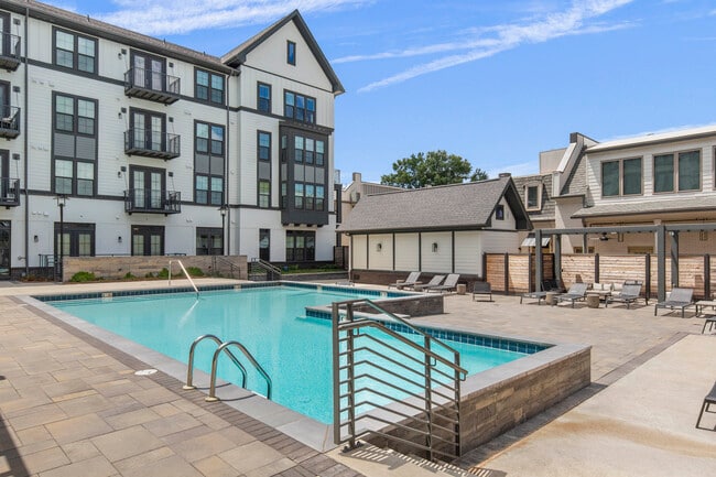 Building Photo - The Quarter House Apartments