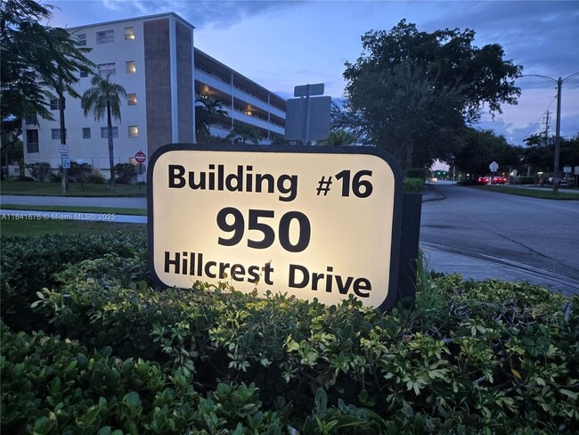 Photo - 950 Hillcrest Dr Unidad 106