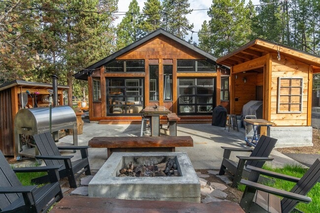 Photo - Fully furnished corner property south of Sunriver