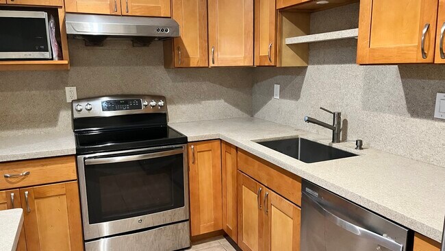 Photo - 46868 Fernald Common